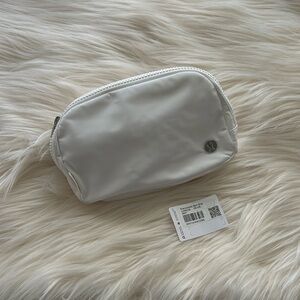 BNWOT Lululemon Everywhere Belt Bag White 1L